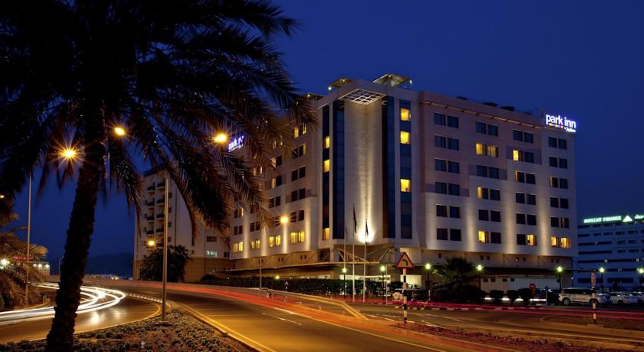 Golden Tulip Muscat Hotel Exterior foto